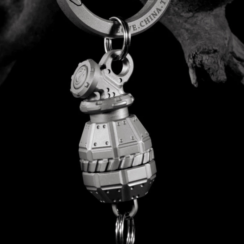 2025 New Titanium Alloy Grenade Rotating Quick Release Keychain EDC Car Keychain Creative Gift