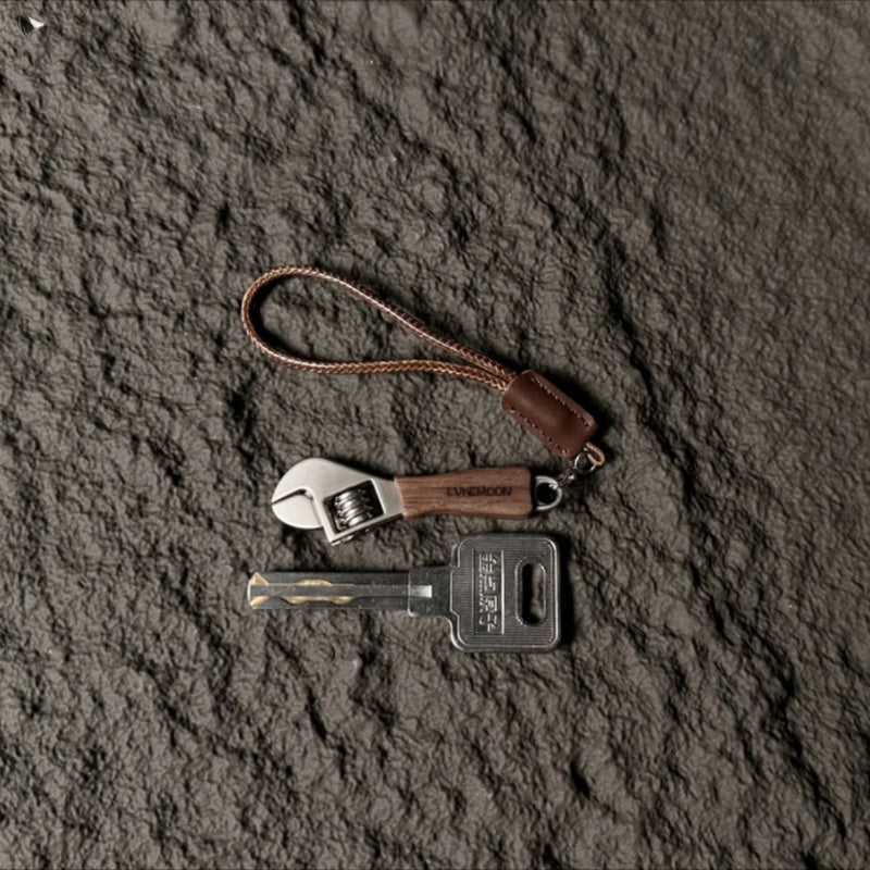 Interesting Mmini Wrench Keychain Decompression Pendant