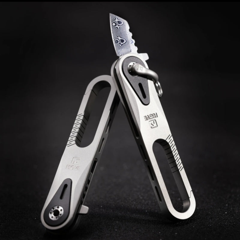 High-end titanium alloy keychain knife car keychain