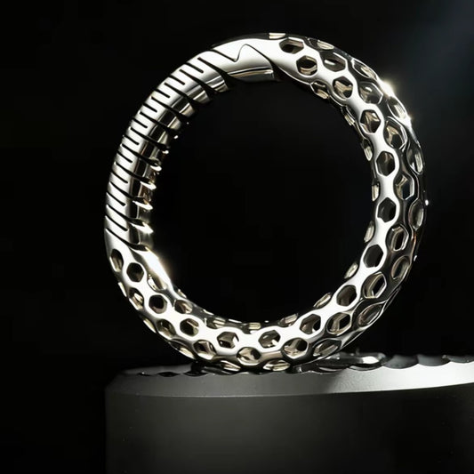 Hollow Ultra-Light Titanium Car Keychain - Minimalist Style