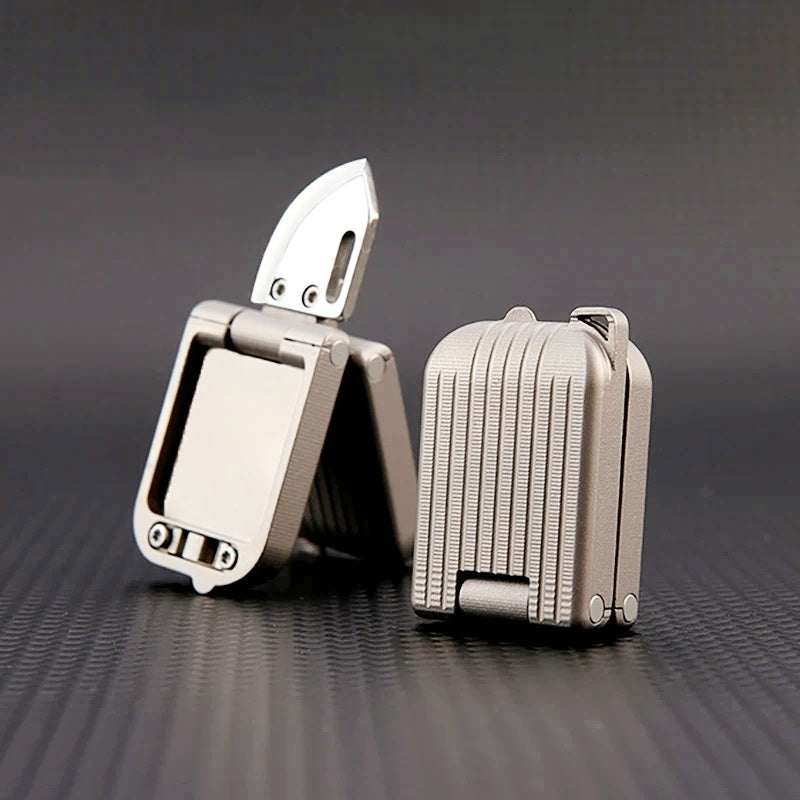 New Titanium alloy suitcase mini knife